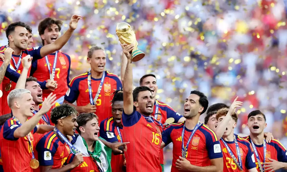 Dominating Spain too good for Messi's Argentina; win World Cup 1-0