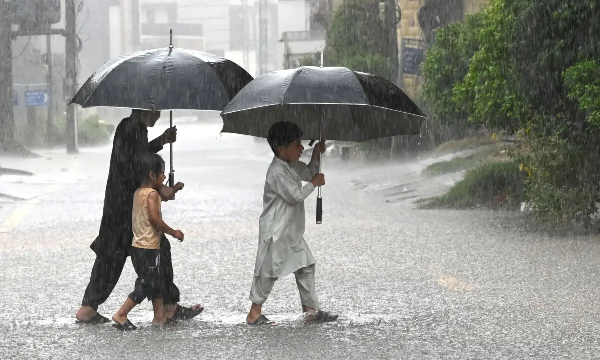 Monsoon rains kill 12 in KP in past 3 days; nationwide flood warning issued