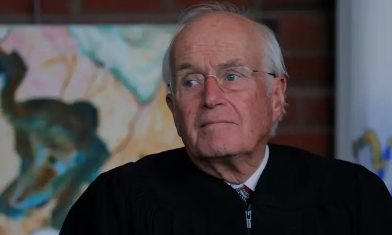 US judge blocks Trump admin from stripping immigrants of work permits