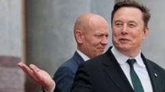 SpaceX share price drops below stock market debut