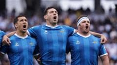 Argentina wear 1986 World Cup kit replica against England
